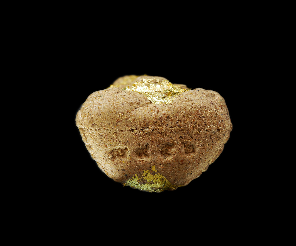 9Dec24 (36)cp.jpg - พระปิดตารวยทันใจ หลวงปู่สิงห์ทอง ปภากโร วัดป่าธรรมวิเวก (ซับตารี) อ.สอยดาว จ.จันทบุรี ปี2559 เนื้อผงพุทธคุณ ผงว่านเข้มข้น พิเศษองค์ปิดทองนำฤกษ์ หมายเล [..] | https://kamulet.in.th